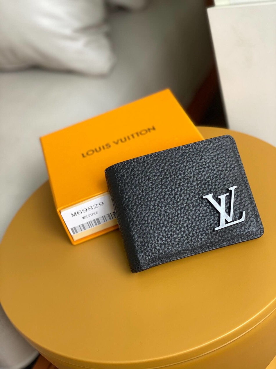 Louis Vuitton H26 Aerogram Multiple Wallet M69829