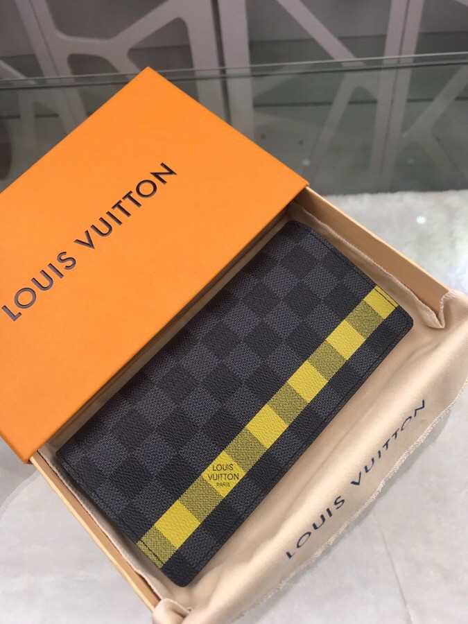 Louis Vuitton Brazza wallet N60089